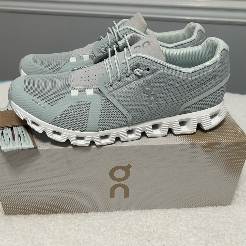 On Running Men’s Cloud 5 Sport Gym Trainers Running Shoes NWT